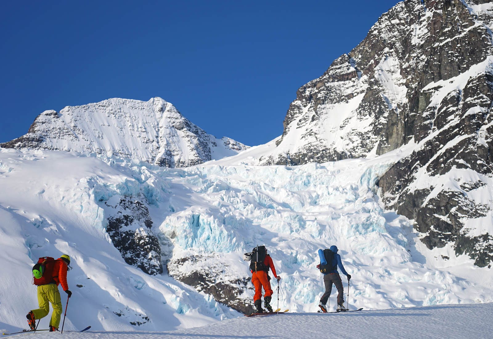 Jan 23-30, 2019 Lee Lau and his friends booked a week with us at Burnie Glacier Chalet at the end of March. We had exceptional spring conditions and enjoyed some incredible tours up in the high glaciers.